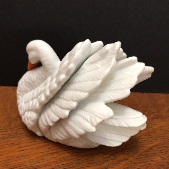 Heritage Trumpet Swan figure - Picture 2 of 3